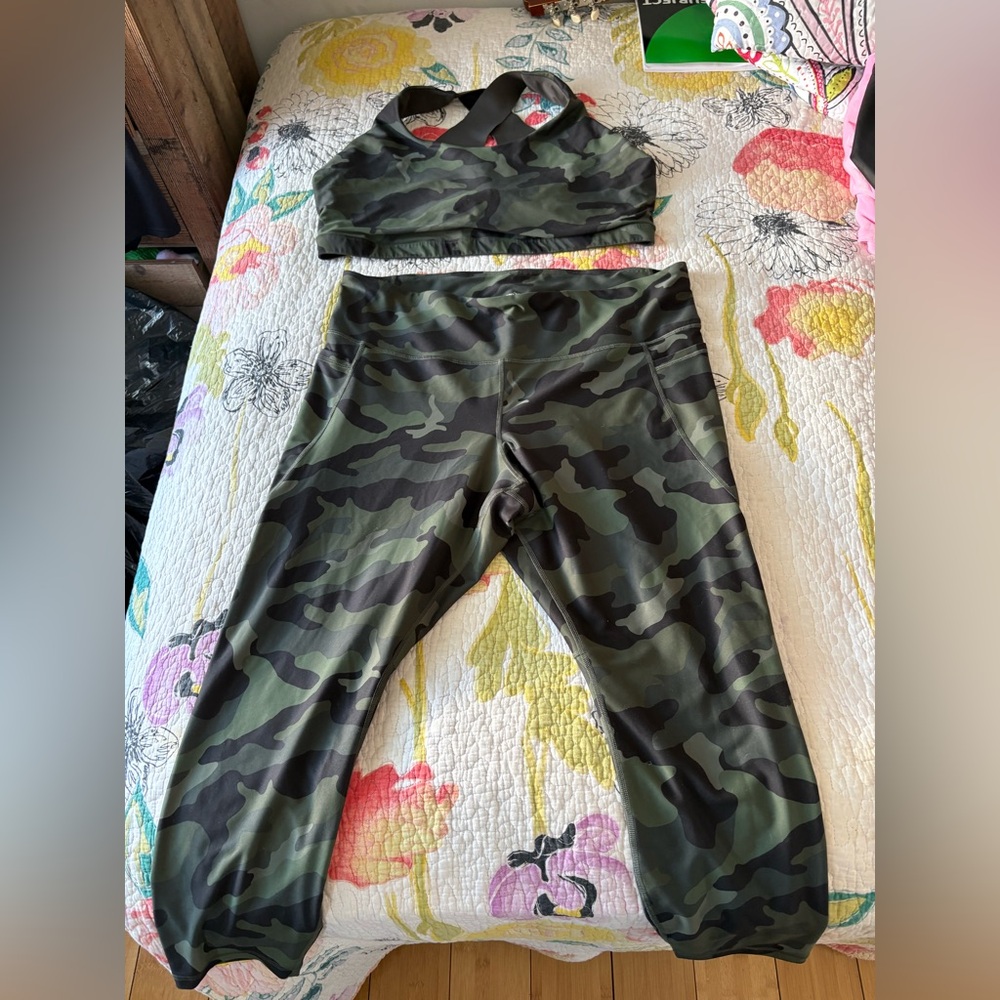 Old Navy Active Camouflage Leggings and matching top